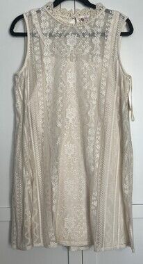Pretty in lace ivory lace dress size XL